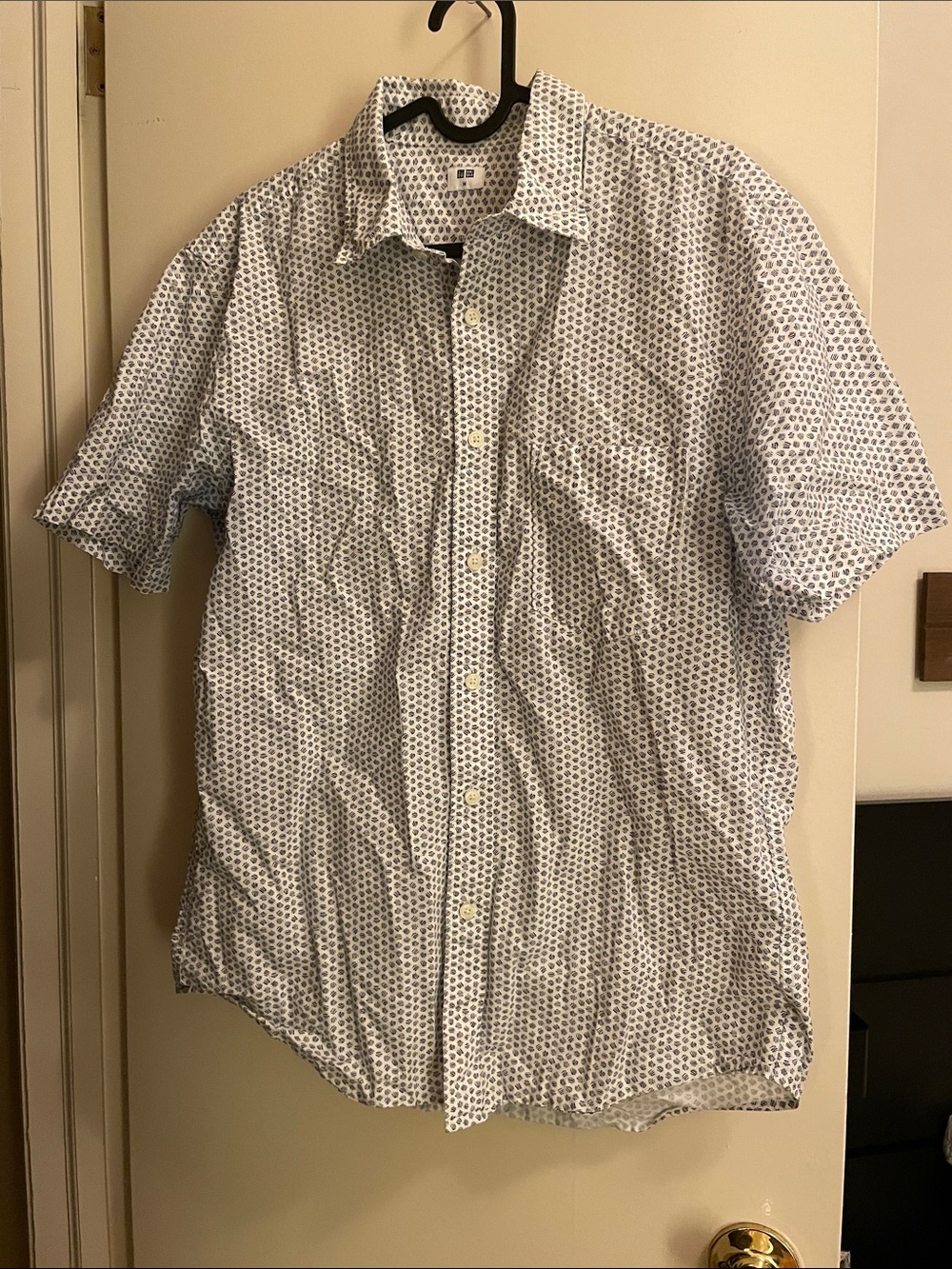 Uniqlo cotton white and navy scribble print button down shirt, size M